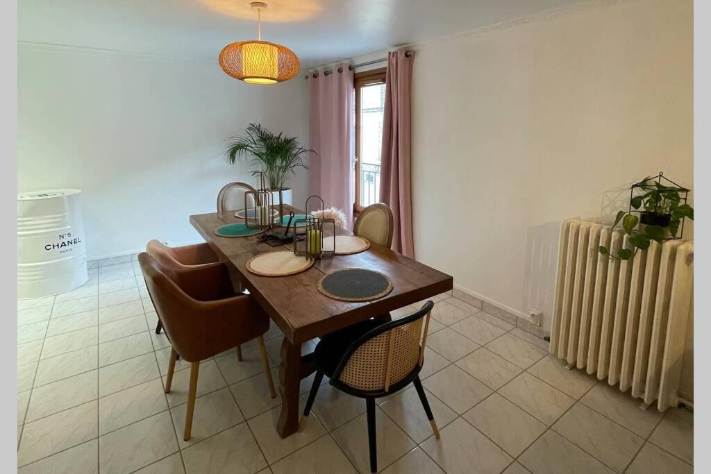 Appartement «La Vie Est Belle» Au Coeur De Sézanne Exterior foto